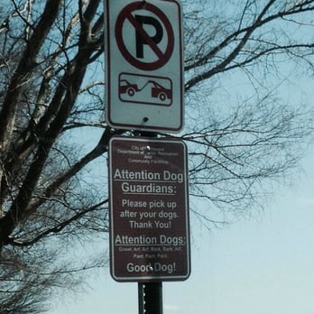 Chimborazo Park - Funny dog sign - Parks Near Me - Richmond, Virginia