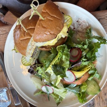 Harry's Beach House - Burger with a side salad - Breakfast & Brunch Near Me - Seattle, Washington Harry's Beach House - Burger with a side salad - Breakfast & Brunch Near Me - Seattle, Washington