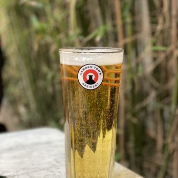 Royal Star - Nice cold Camden Hells pint! - Pubs Near Me - London, XGL