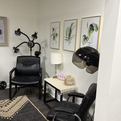 Divine Salon