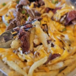 Mick's All American Pub - Pub Fries w/Brisket
