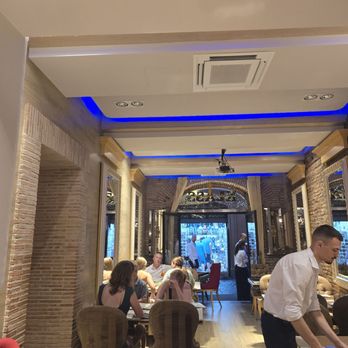 Klass - Inside seating - Pizza Near Me - Rome, RM