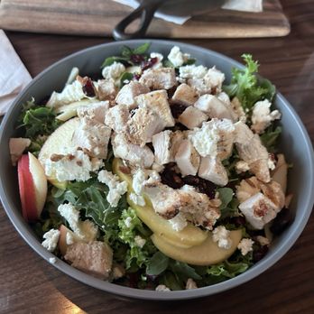 The Pour House - Westmont - Salad with grilled chicken - Gastropubs Near Me - Haddon Township, New Jersey