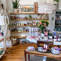 Poppy & Hawk - Latina owned small business in the Vancouver, Washington area. Shop for unique gifts, curated housewares and more