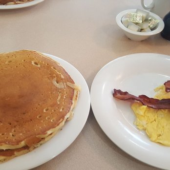 About Time Cafe - Pancackes with toasted pecans - Breakfast & Brunch Near Me - Sunrise, Florida