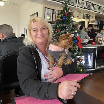 Sam's Cafe - Breakfast with mom, dogs are allowed I guess - Chinese Near Me - Stockton, California