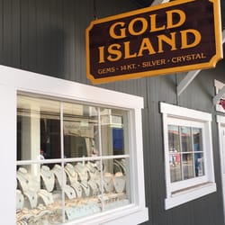 Gold Island - A lot of selections