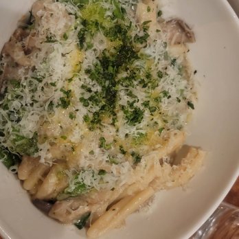Dovetail Pizza - Casarecce- oyster mushrooms,spinach, mushroom brodo - Pizza Near Me - Austin, Texas
