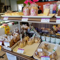 Mom's Bakery & Tea House