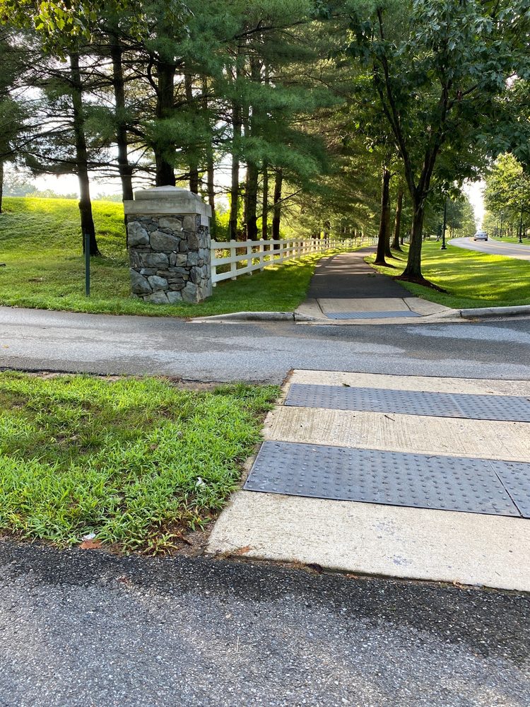 AVENEL PARK Updated August 2024 11 Photos 10051 Oaklyn Dr