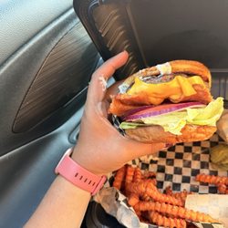 Christmas Valley Lodge & Restaurant - Bacon cheeseburger, and sweet potato fries