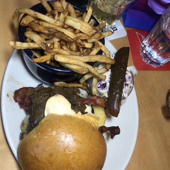 Le Belle et la Boeuf - Burgers Near Me - Montreal, Quebec