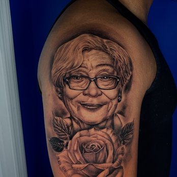 Creative Souls - Portrait and Rose Tattoo done by Seke - Tattoo Near Me - Miami, Florida Creative Souls - Portrait and Rose Tattoo done by Seke - Tattoo Near Me - Miami, Florida