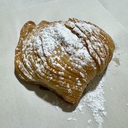 La Sfogliatella Mary - Sfolgiatelle Riccia €2.50