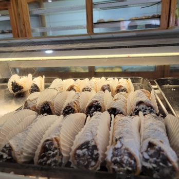 Bowie Bakery - Cannoli - Bakeries Near Me - El Paso, Texas