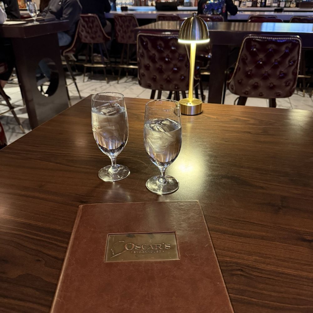 Oscar's Steakhouse - Bar Area - Steakhouses Near Me - Las Vegas, Nevada
