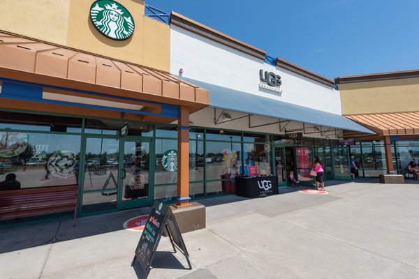 Albertville Premium Outlets by null