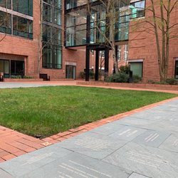 Fred Hutch Cancer Center - Memorial courtyard