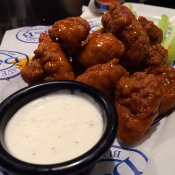 Dave & Buster's Orange - Savory Buffalo Wings with ranch dip - American Near Me - Orange, California