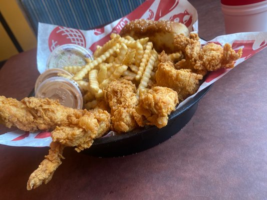 Raising Cane's Chicken Fingers by null