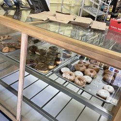 Red's Donuts