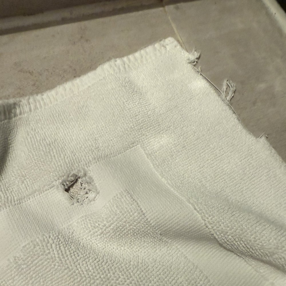 Esme Hotel Miami Beach - Holes in towels - Hotels Near Me - Miami, Florida Esme Hotel Miami Beach - Holes in towels - Hotels Near Me - Miami, Florida