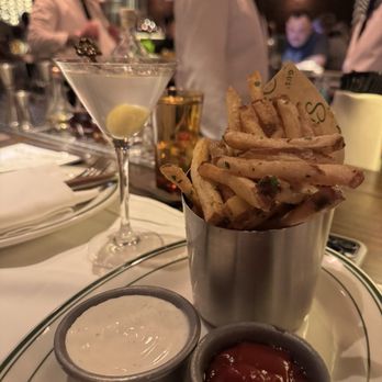 GUS’ SIP AND DIP - Updated March 2025 - 75 Photos & 24 Reviews - 51 W