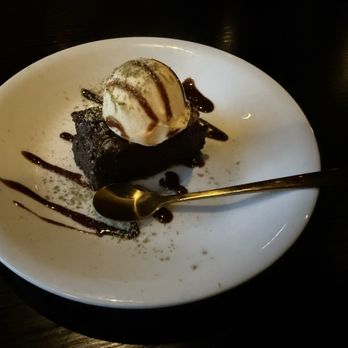 Kaviar Restaurants - Pasadena - tasting menu - dessert: mini brownie with ice cream - Sushi Bars Near Me - Pasadena, California