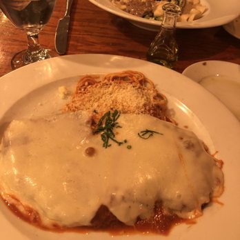 Il Violino - Chicken Parmigiana - Italian Near Me - New York, New York Il Violino - Chicken Parmigiana - Italian Near Me - New York, New York