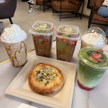 Melt n Drizzle - Desserts Near Me - Mobile, Alabama