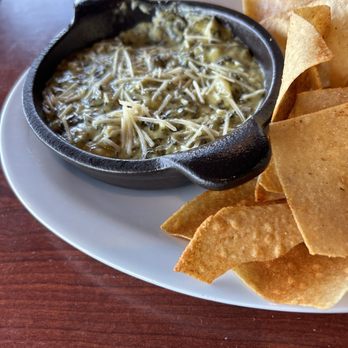 Ruby Tuesday - Spinach Dip & Chips - Burgers Near Me - Calhoun, Georgia Ruby Tuesday - Spinach Dip & Chips - Burgers Near Me - Calhoun, Georgia