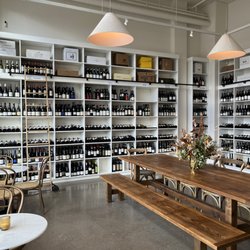 Viaggio Wine Merchant - Bend's largest wine shop with 350+ selections, Competitively priced, hard-to-find wines, small producers, budget finds & wine gifts