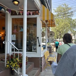 Bunbury's Coffee Shop - Outside