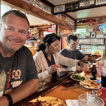 Howard's Pub & Raw Bar Restaurant - That's me! - Seafood Near Me - Ocracoke, North Carolina Howard's Pub & Raw Bar Restaurant - That's me! - Seafood Near Me - Ocracoke, North Carolina