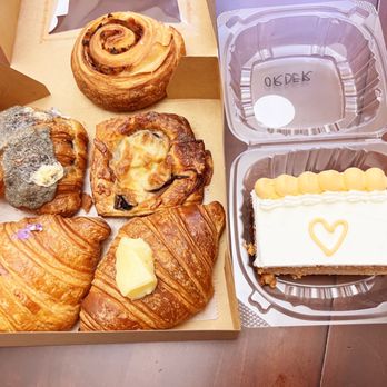 Toimoi Bakery - Clockwise: Miso Bacon, Mushroom Caramelized On ion, Thai Tea Très Leches, Passionfruit Mango Mochi, UBE Butter & Black Sesame Marshmallow - Bakeries Near Me - Chantilly, Virginia