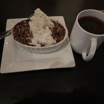 Nicole's Restaurant - Fresh fruit crisp and coffee - Italian Near Me - Albany, New York