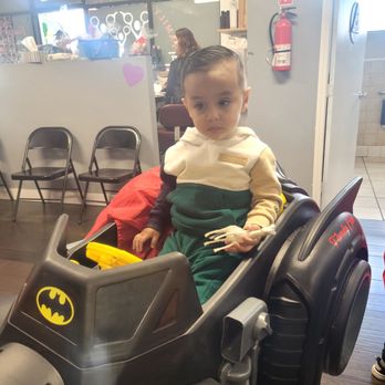 Family Cutz - Kids Hair Salons Near Me - Paramount, California