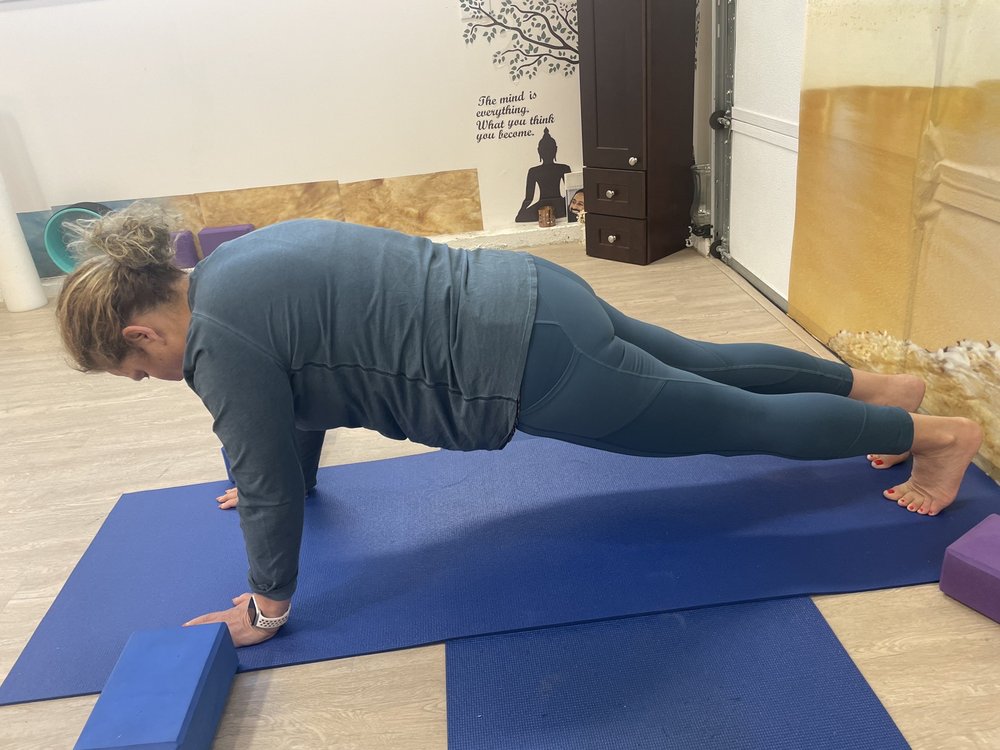 Yoga4Wellness Studio Logo