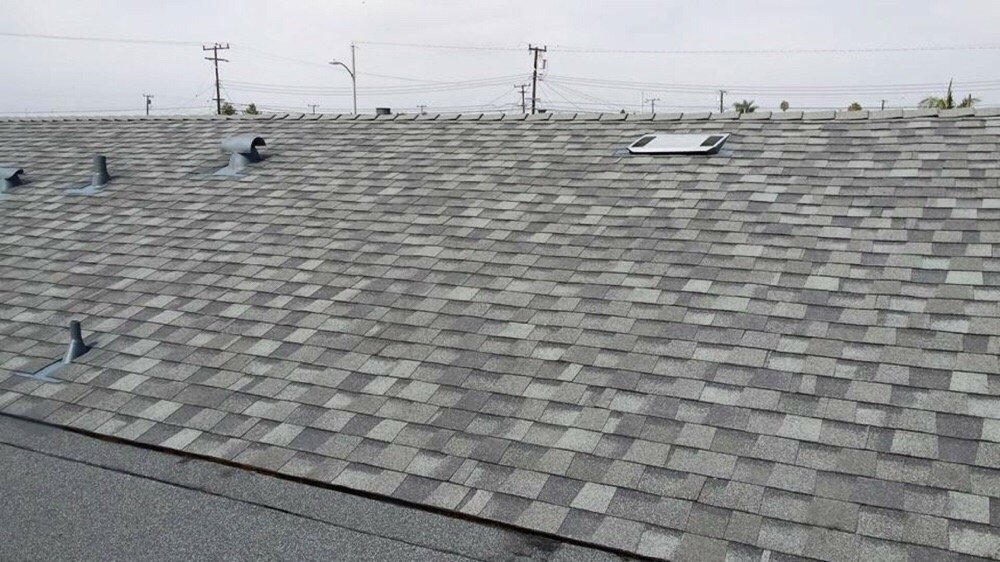 Slide of Fernandez Roofing