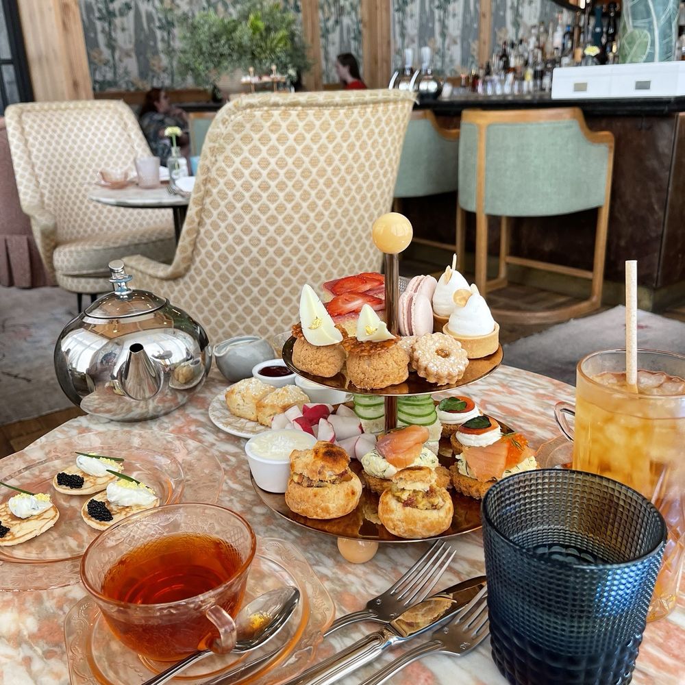 Goldie's Sunken Bar - Afternoon tea (weekends only) - Cocktail Bars Near Me - Austin, Texas