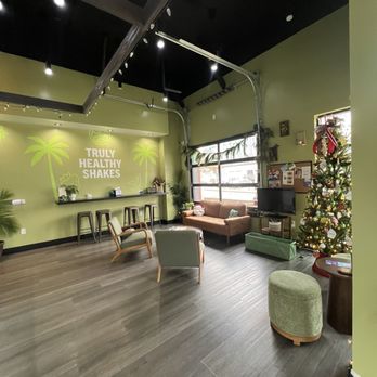 Fresh Monkee South End - Seating area - Juice Bars & Smoothies Near Me - Charlotte, North Carolina Fresh Monkee South End - Seating area - Juice Bars & Smoothies Near Me - Charlotte, North Carolina