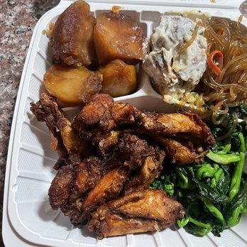 Peppa's Korean BBQ - fried chicken wing plate - Korean Near Me - Honolulu, Hawaii