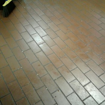 Long John Silver's - Greasy floor - Fish & Chips Near Me - Taylor, Michigan