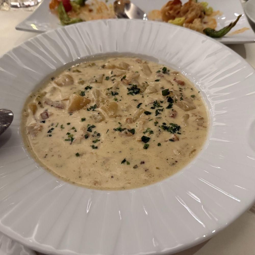 Henry's Steakhouse - Clam Chowder - not good for a clam chowder. More like a bacon potato chowder. - Steakhouses Near Me - Placerville, California