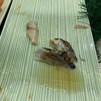 Komi Buffet - This dish was so old that the water was coming out from the fish. The smell was awful. At first, I thought it was a new seasoning. - Buffets Near Me - Buena Park, California