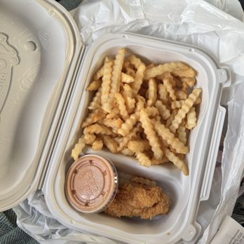 Raising Cane's Chicken Fingers - Fast Food Near Me - Barstow, California