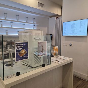 Cassetta - Inside - Coffee & Tea Near Me - Beverly Hills, California