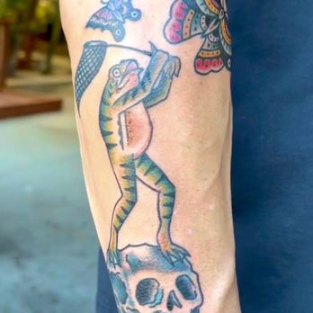 The Tattoo Room - Traditional frog tattoo by Vinh - Tattoo Near Me - Simi Valley, California The Tattoo Room - Traditional frog tattoo by Vinh - Tattoo Near Me - Simi Valley, California