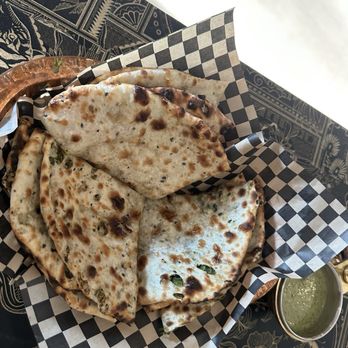 KOHINOOR Indian Cuisine - Spinach Naan and Cauliflower Naan and Channa Masala - Indian Near Me - Pleasant Hill, California