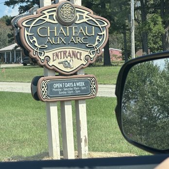 Chateau Aux Arc - Chauteau aux arc sign saying it is open and it's closed! - Wine Tasting Room Near Me - Altus, Arkansas Chateau Aux Arc - Chauteau aux arc sign saying it is open and it's closed! - Wine Tasting Room Near Me - Altus, Arkansas